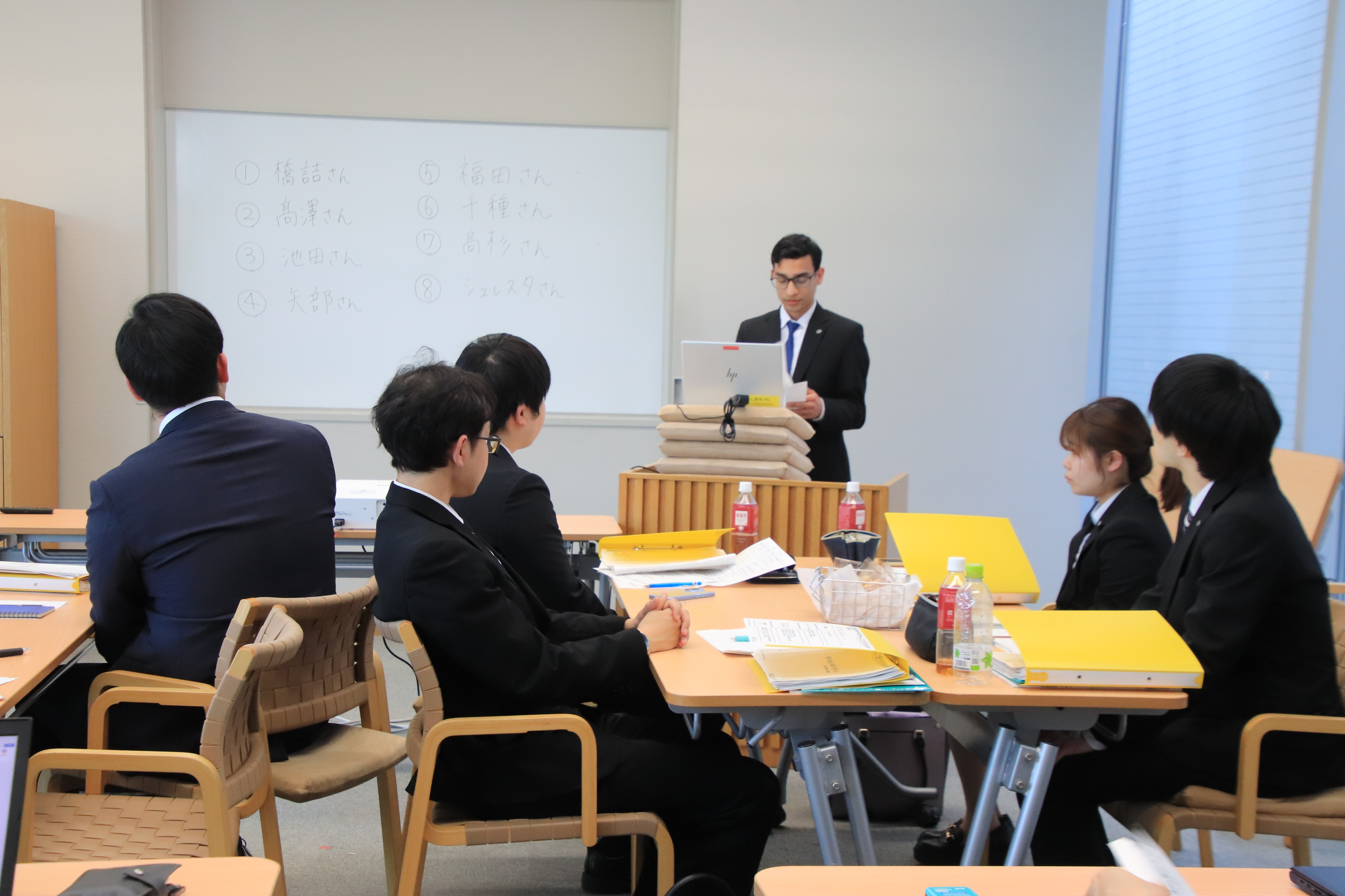 目標を発表（大卒）